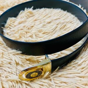 Black leather belt with gold buckle large 36/90